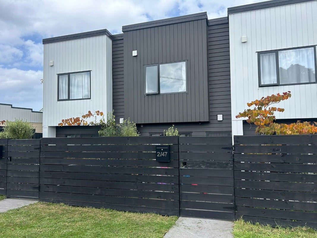 2/47 Awaroa Road, Sunnyvale, Auckland - Carousel 1