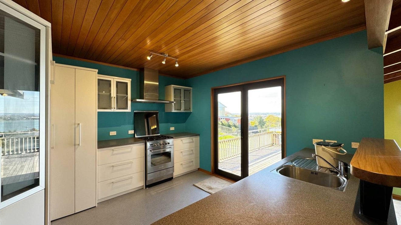 7 Viking Avenue, Hillsborough, Auckland - Carousel 2