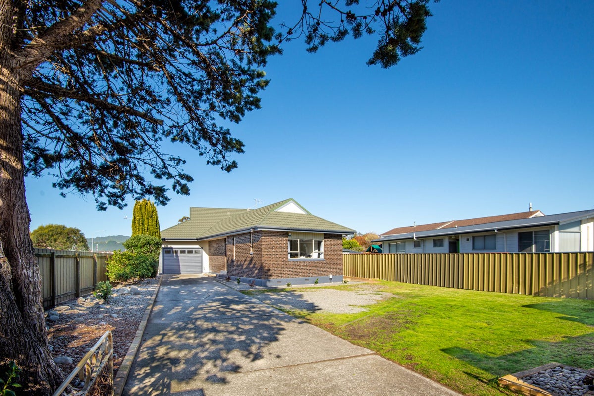 50 Walton Road, Paraparaumu Beach, Paraparaumu - Carousel 1