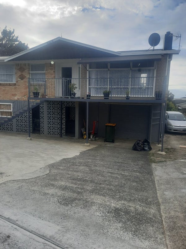 311 Cobham Drive, Hillcrest, Hamilton - Carousel 1