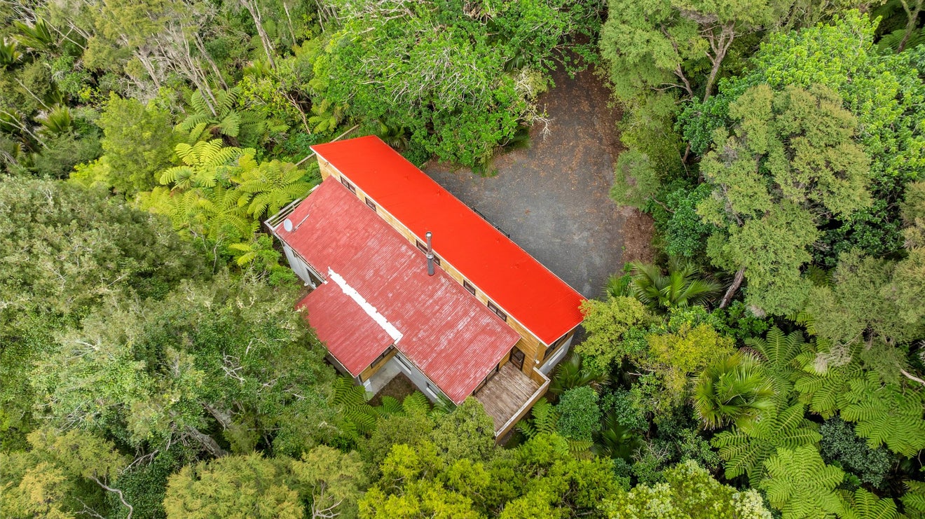 58 Tainui Road, Titirangi, Auckland - Carousel 17