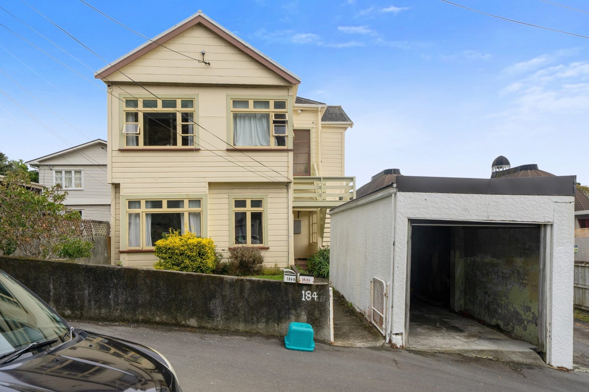 184 Owen Street, Newtown, Wellington - Carousel 1