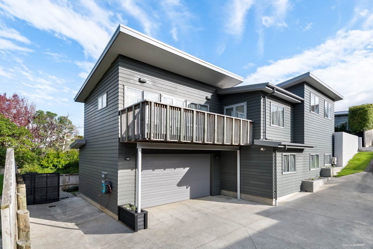 32 Howe Street, Howick, Auckland - Carousel 1