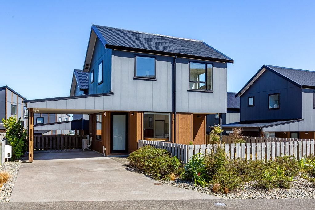 14 Astelia Way, Woodridge, Wellington - Carousel 1