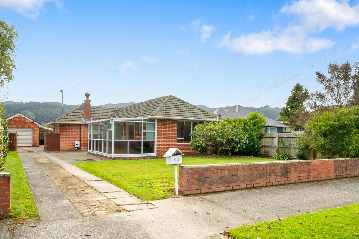 166 McLeod Street, Elderslea, Upper Hutt - Carousel 1