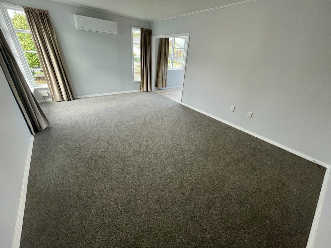 12 McCurdy Street, Elderslea, Upper Hutt - Carousel 2