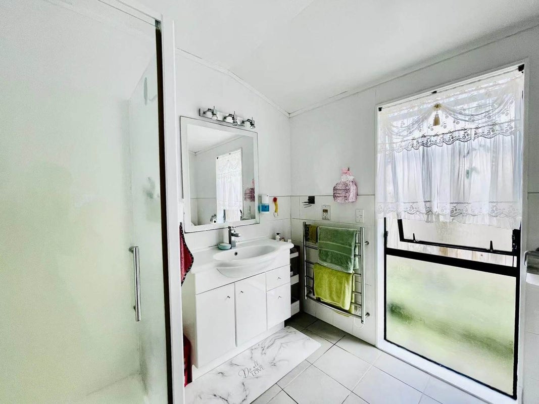 131 West Harbour Drive, West Harbour, Auckland - Carousel 7