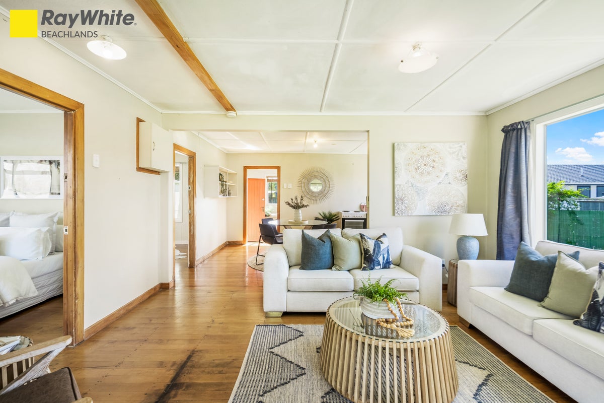 74 Third View Avenue, Beachlands, Auckland - Carousel 1