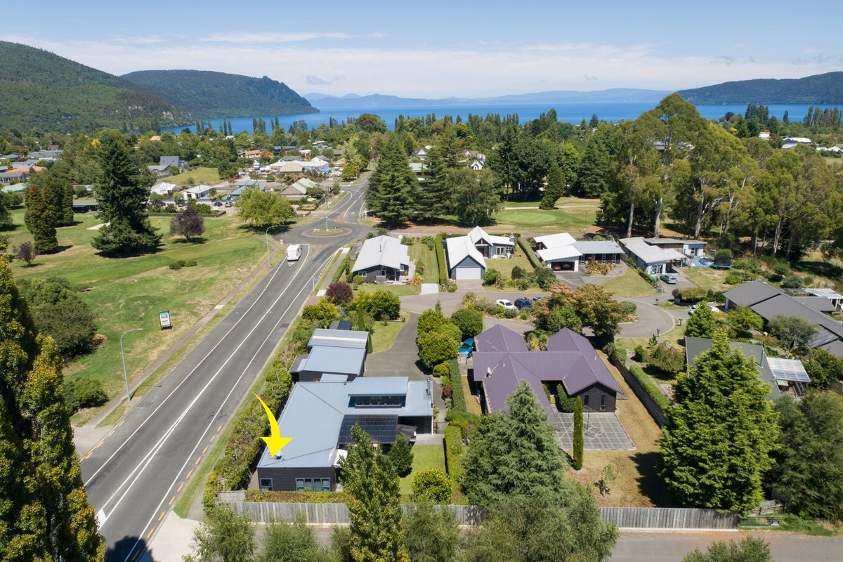8 Seagers Close, Kinloch, Taupo - Carousel 2