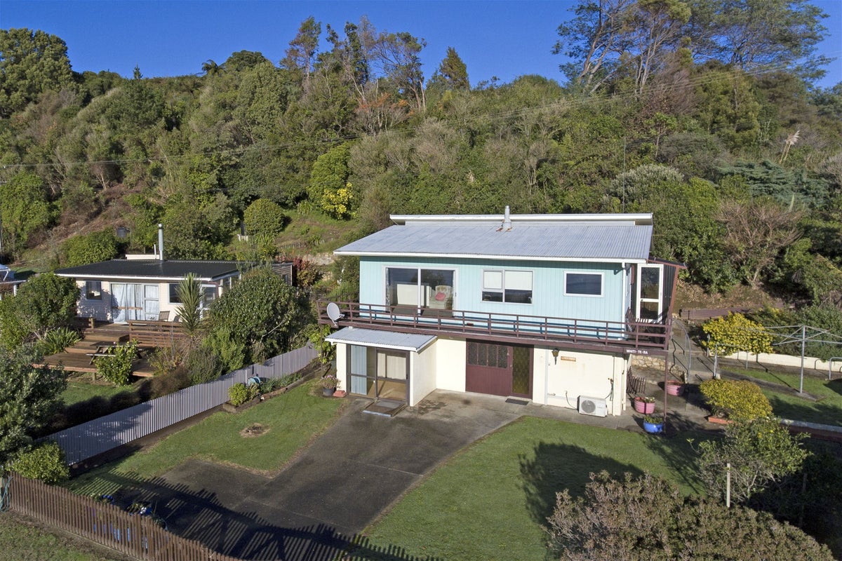 14 Parapara Esplanade, Takaka - Carousel 2