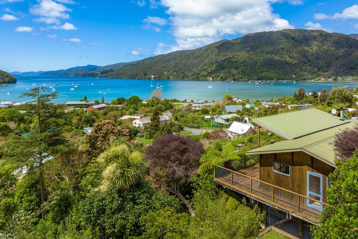 22 Tirimoana Terrace, Picton - Carousel 1