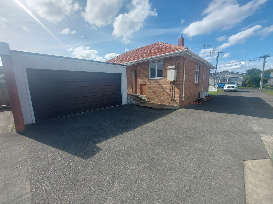 4A Cooke Street, Avenues, Whangarei - Carousel 2