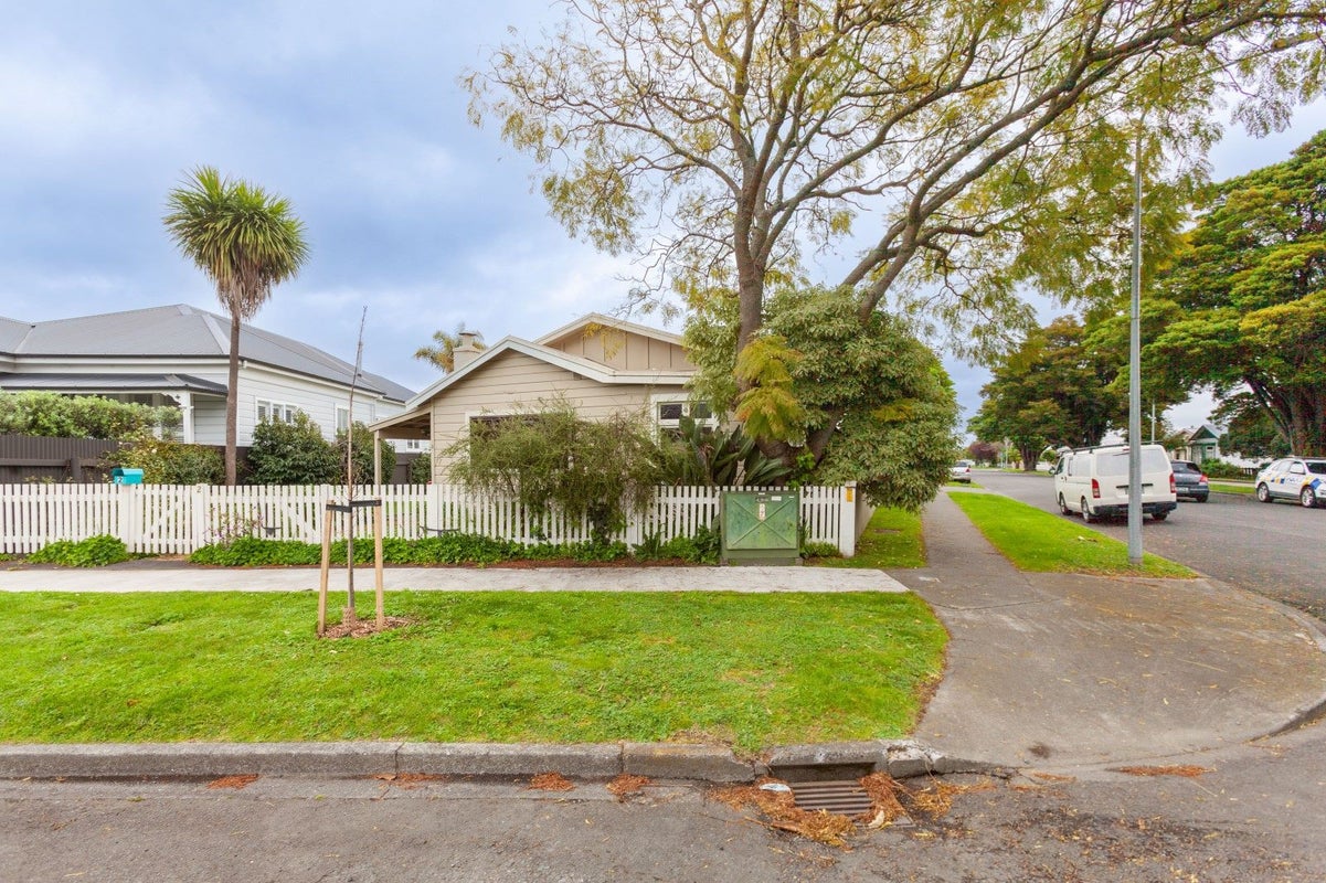 2 Mcdonald Street, Napier South, Napier - Carousel 23
