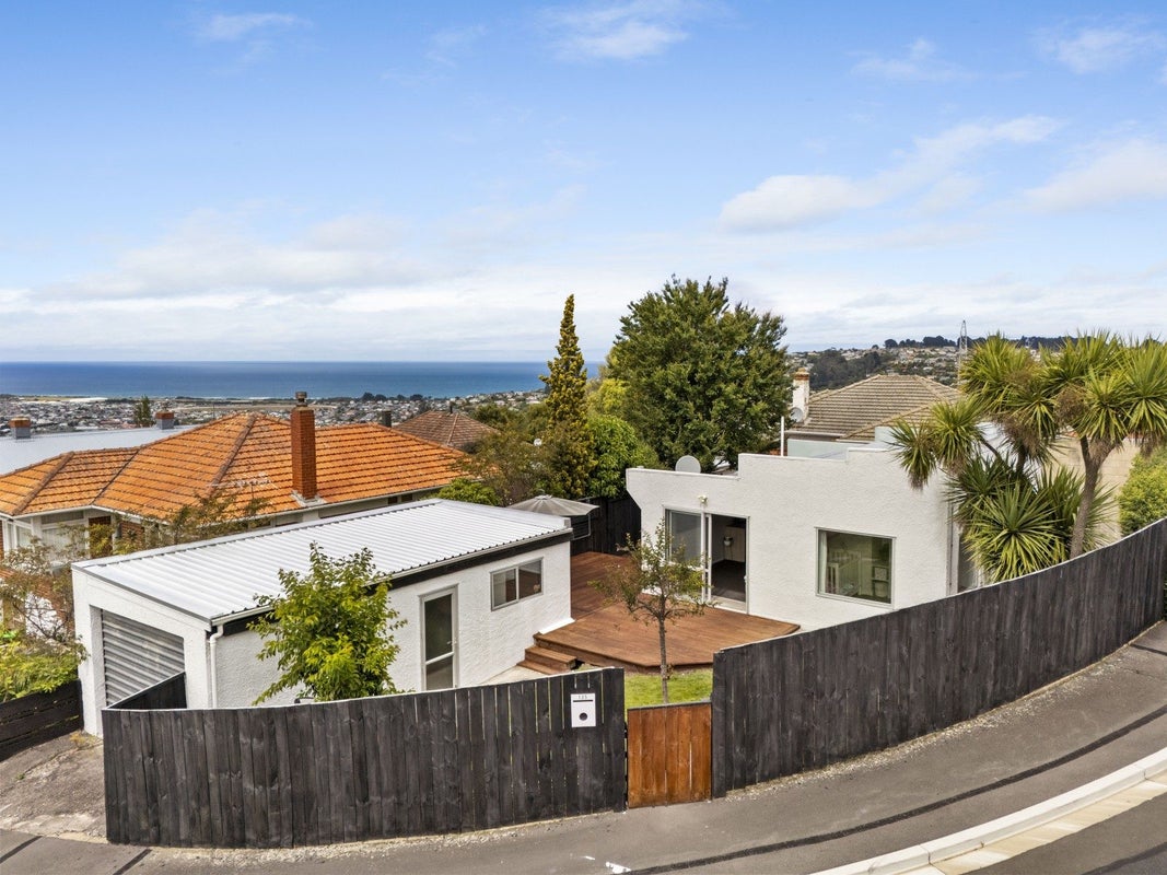 135 Oakwood Avenue, Balaclava, Dunedin - Carousel 1
