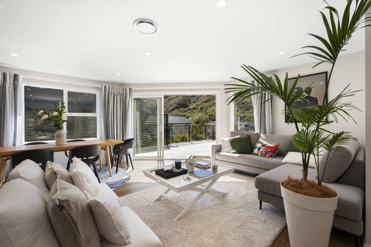 23 Porokaiwhiri Street, Crofton Downs, Wellington - Carousel 2