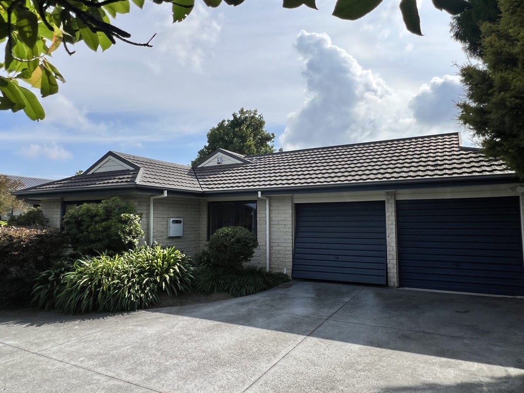 3 Woodland Drive, Flagstaff, Hamilton - Carousel 1