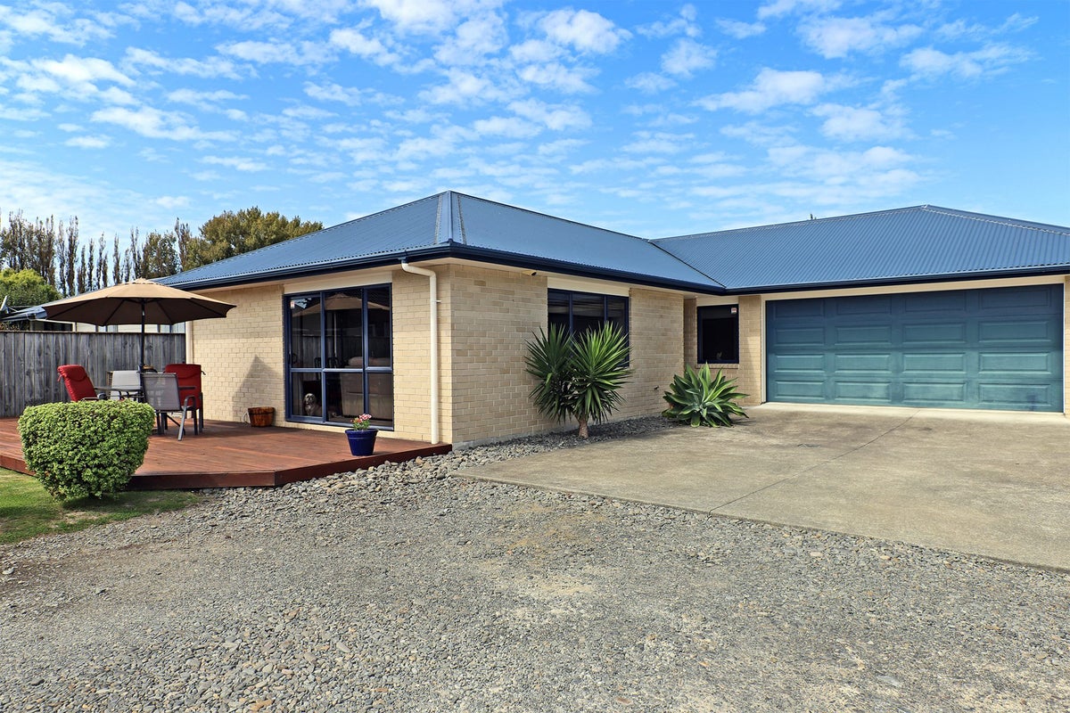 1030 Beatty Street, Mayfair, Hastings - Carousel 2