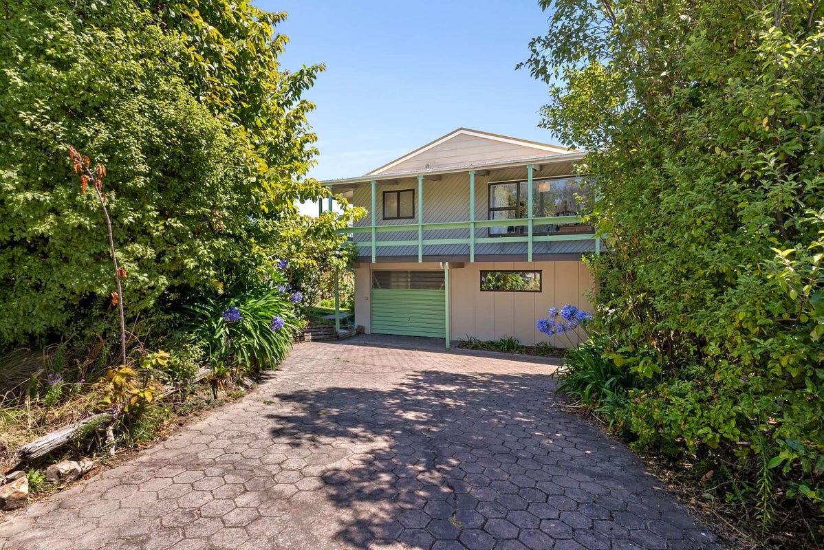 55 Ranui Crescent, Diamond Harbour, Lyttelton - Carousel 1