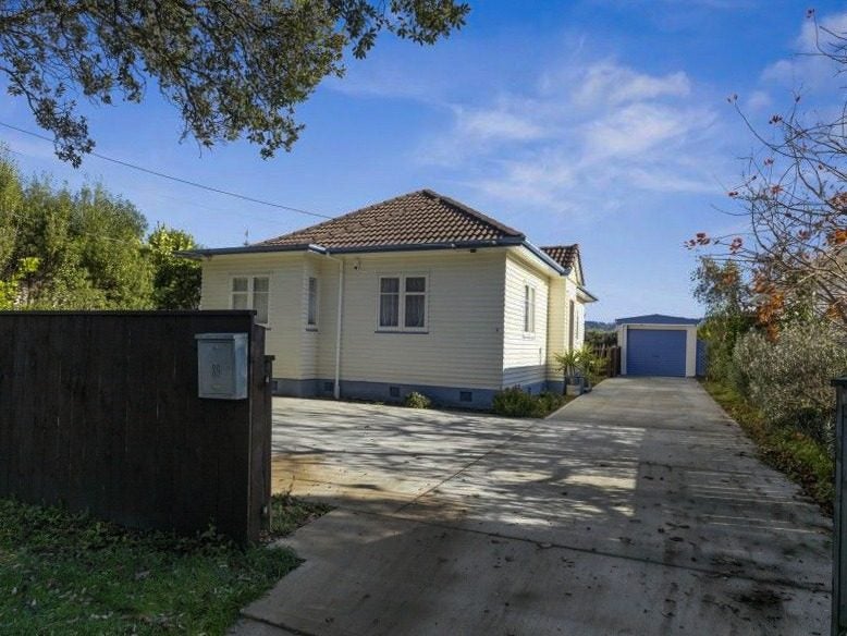 89 Riverside Drive, Waiwhetu, Lower Hutt - Carousel 1