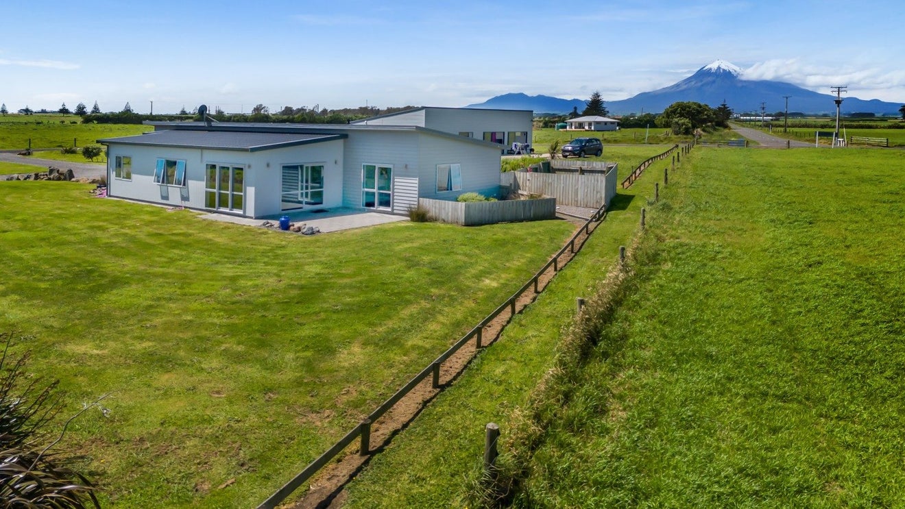 188B Lower Arawhata Road, Opunake - Carousel 27