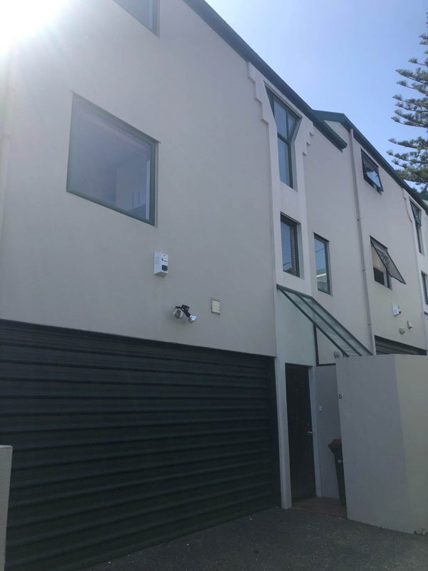 3D Outhwaite Lane, Grafton, Auckland - Carousel 1
