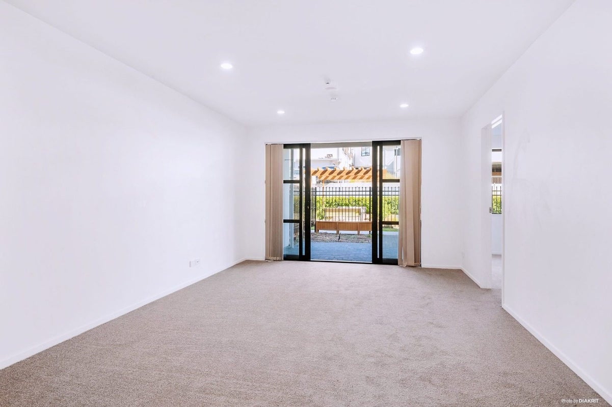 5/46G Rosedale Road, Rosedale, Auckland - Carousel 1