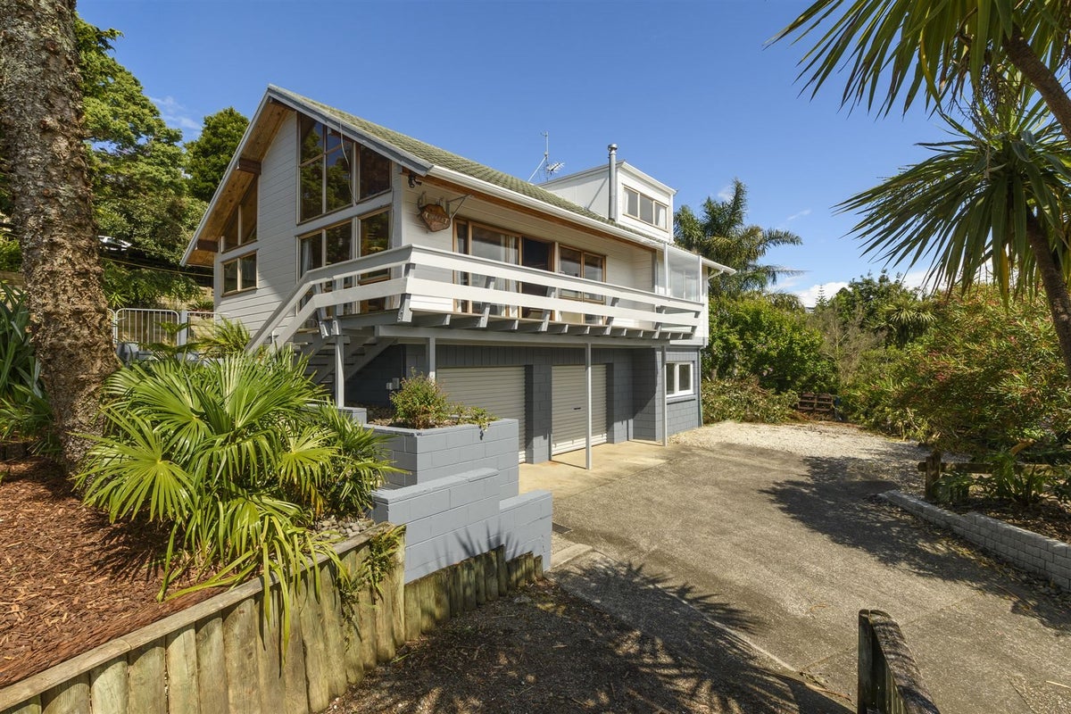 21 Carlton Street, Bellevue, Tauranga - Carousel 1