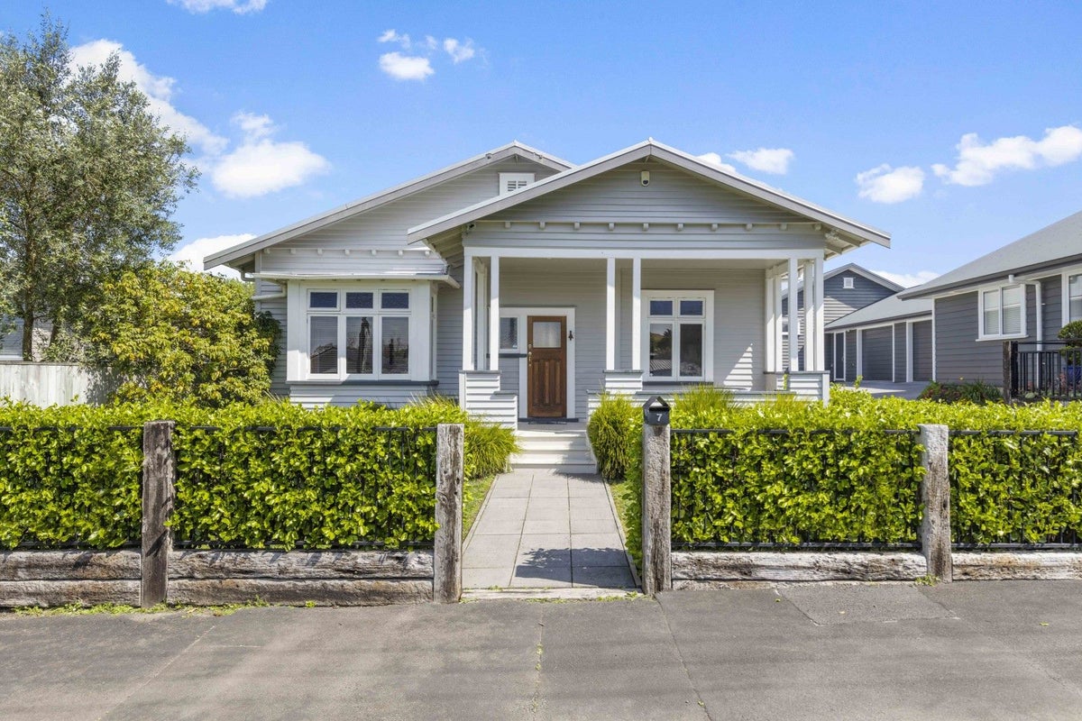 3/7 Rata Street, Maeroa, Hamilton - Carousel 1
