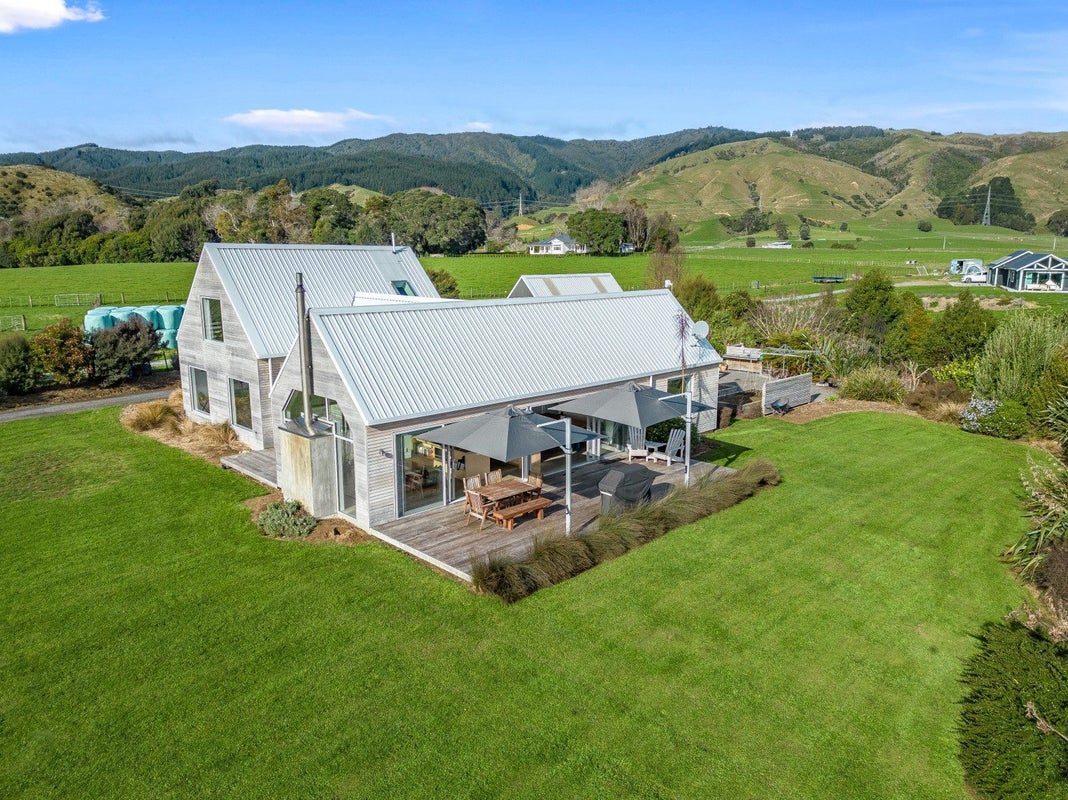 48 Mountain View Drive, Manakau, Otaki - Carousel 2