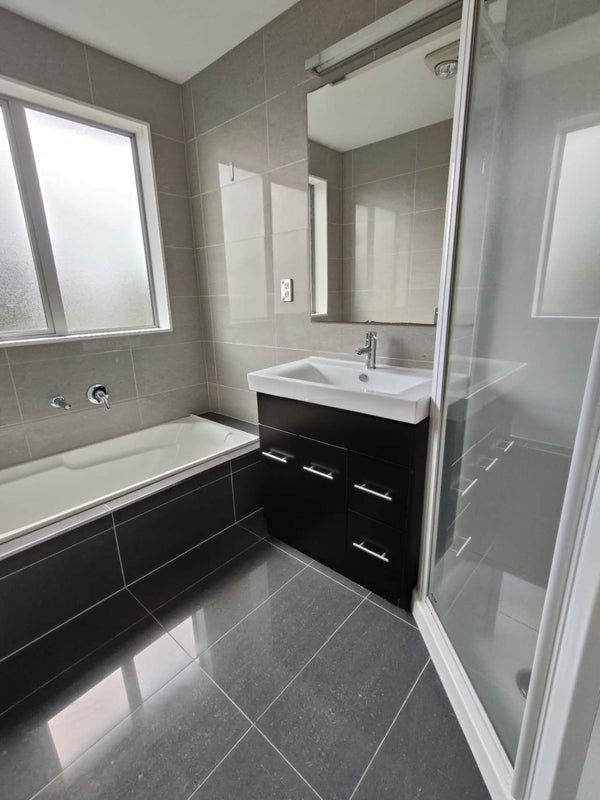 8A The Rosebowl, Sunnyhills, Auckland - Carousel 12