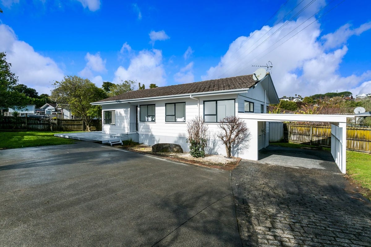 11 Cabello Place, Unsworth Heights, Auckland - Carousel 1