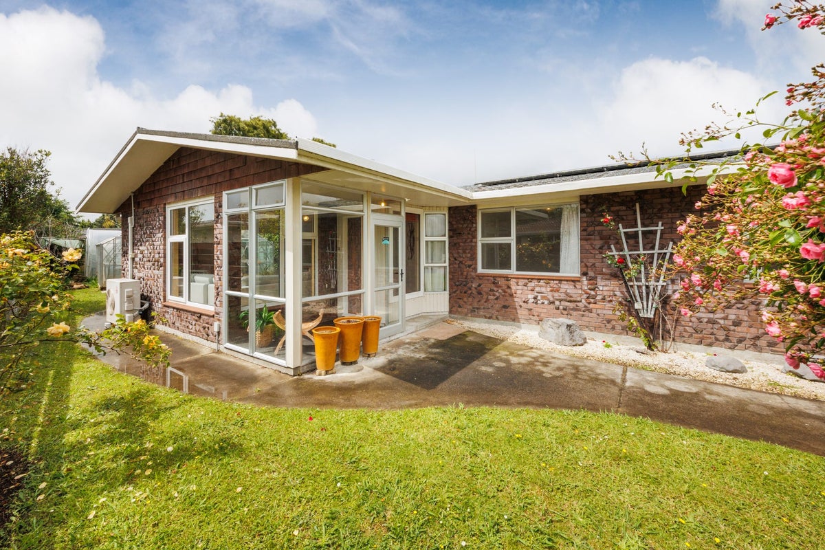4 Cramer Place, Awapuni, Palmerston North - Carousel 2
