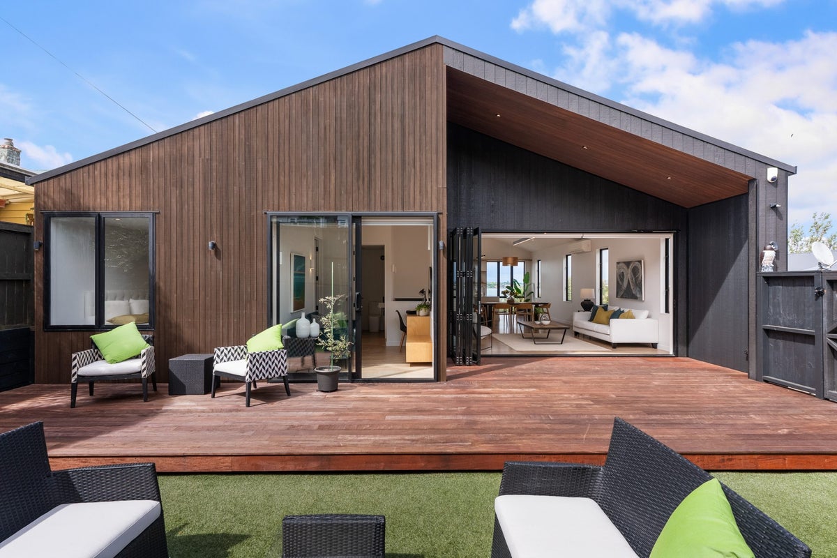 27 Arthur Street, Onehunga, Auckland - Carousel 2