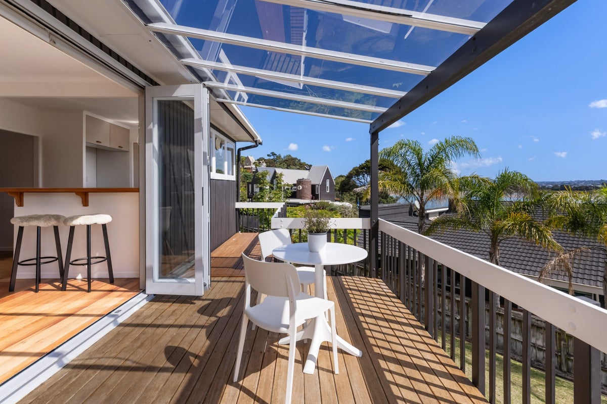 9 Amelia Place, Beach Haven, Auckland - Carousel 1