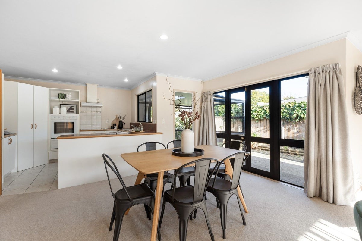20A East Street, Terrace End, Palmerston North - Carousel 2