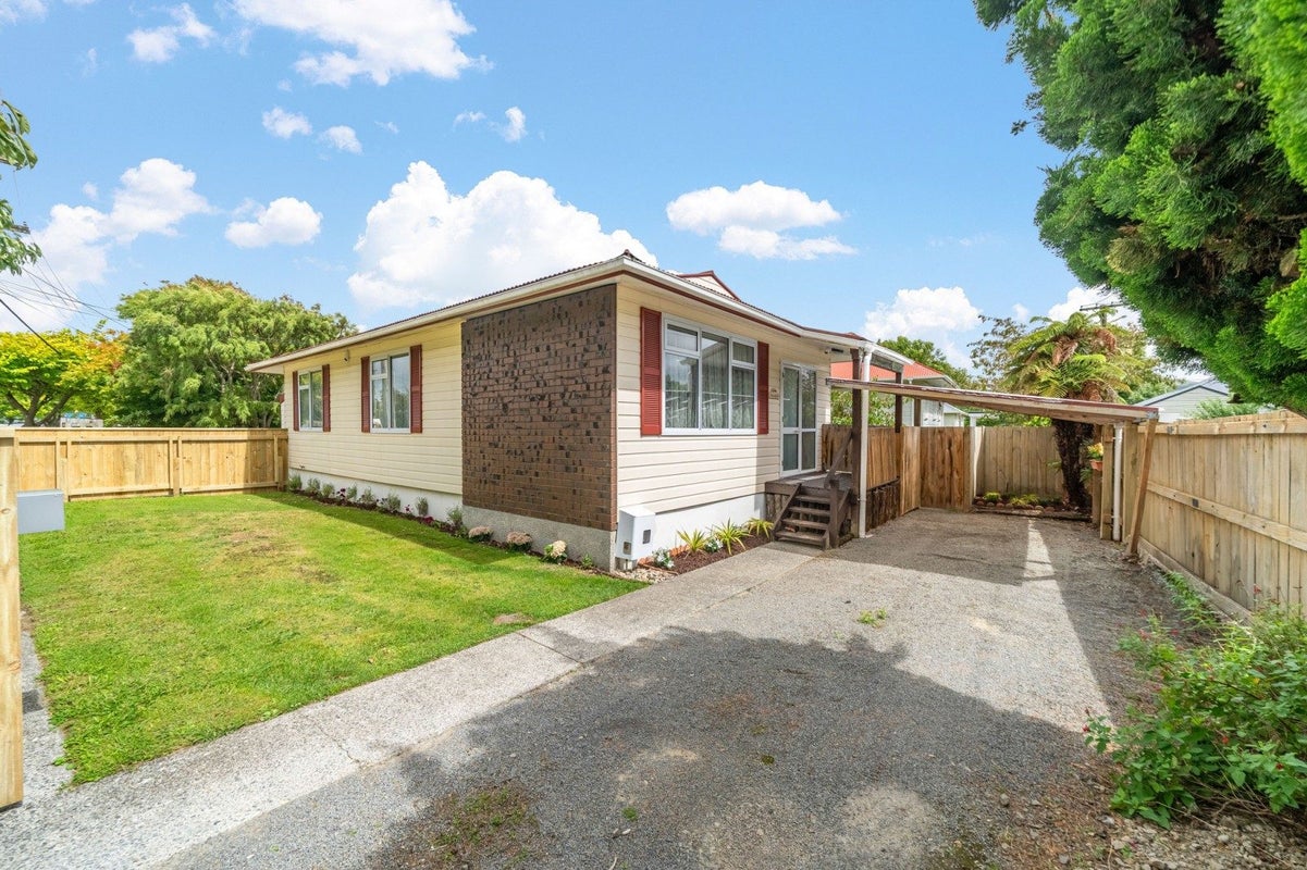 39 Naenae Road, Naenae, Lower Hutt - Carousel 1