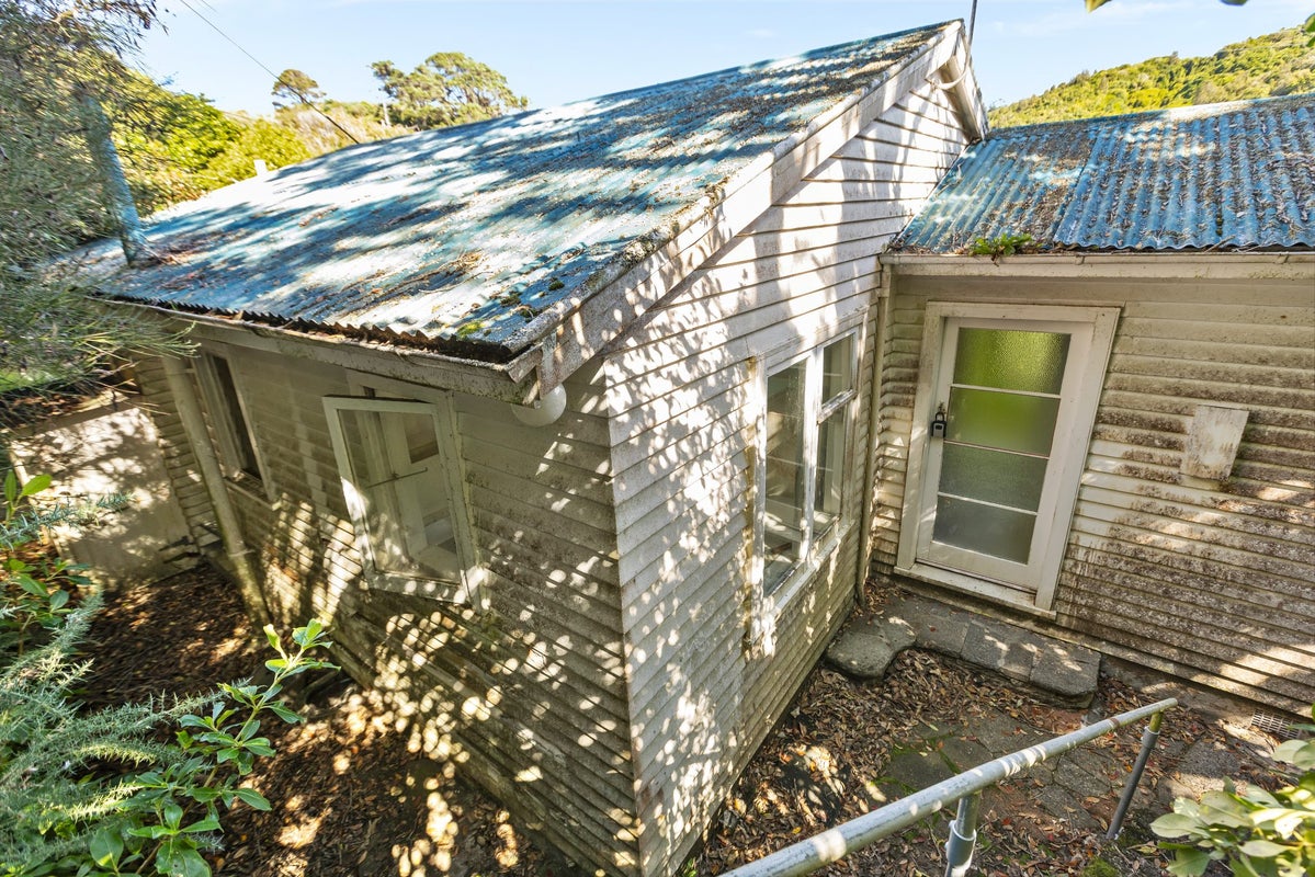 52 Moana Road, Kelburn, Wellington - Carousel 1