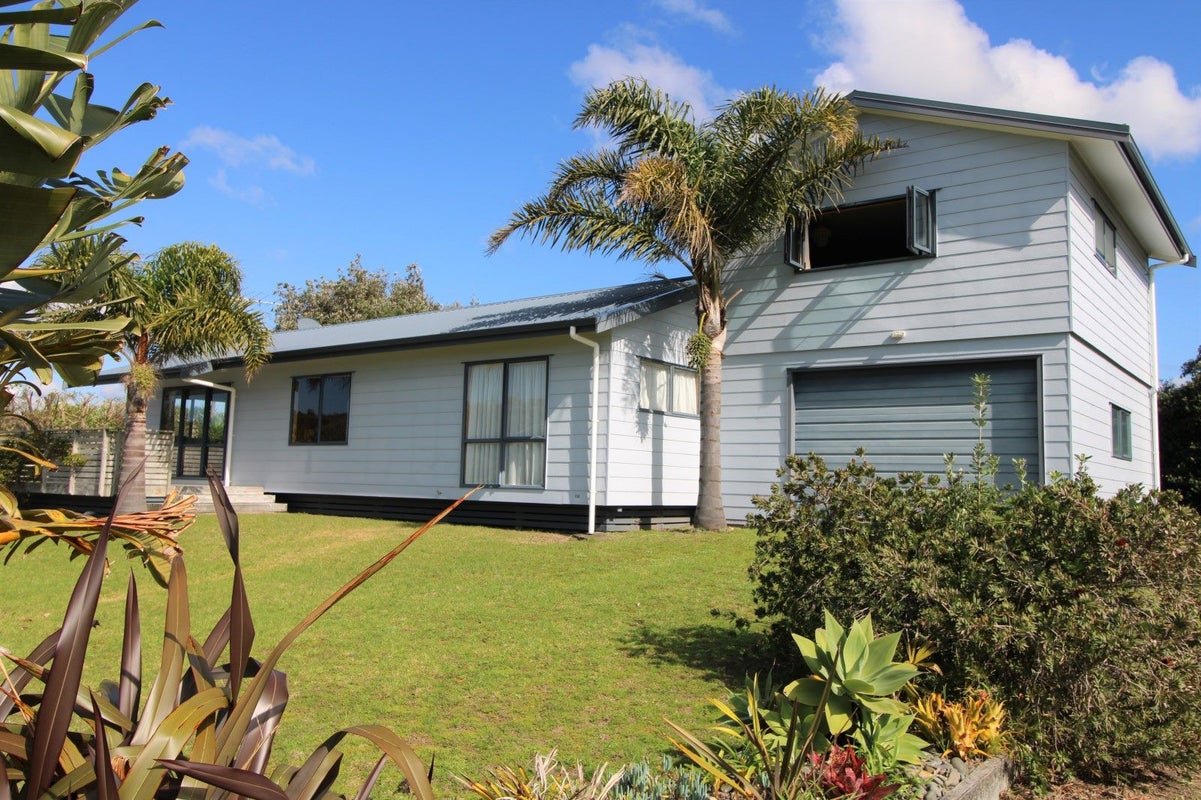 114 Kauri Crescent, Matarangi, Whitianga - Carousel 2