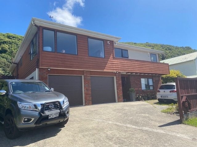 43 Nalanda Crescent, Broadmeadows, Wellington - Carousel 1
