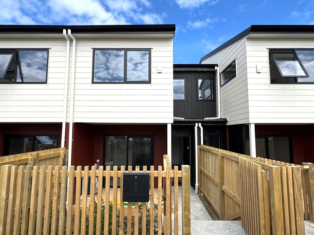 56D Cyclamen Road, Mangere, Auckland - Carousel 2
