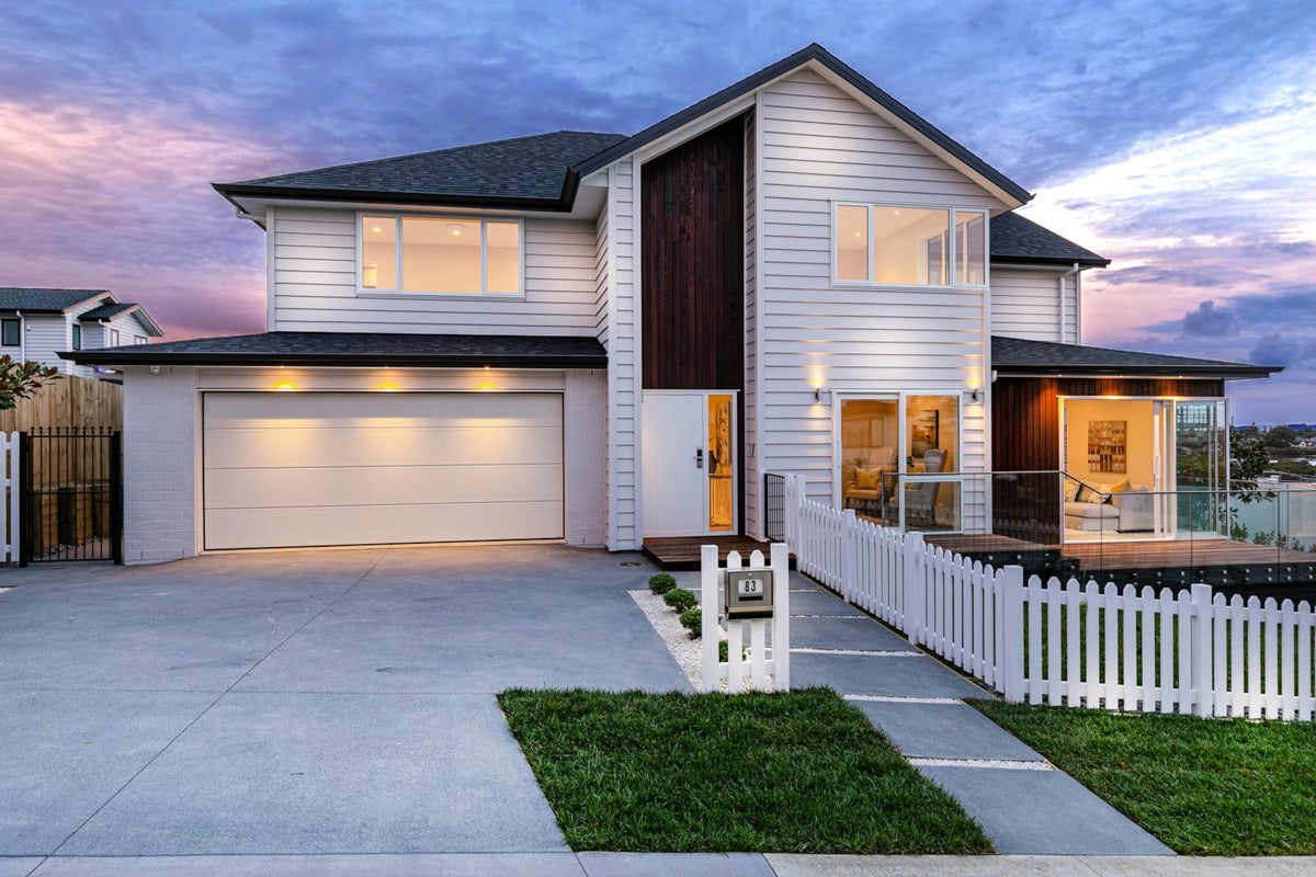 83 Maka Terrace, Orewa, Orewa - Carousel 1