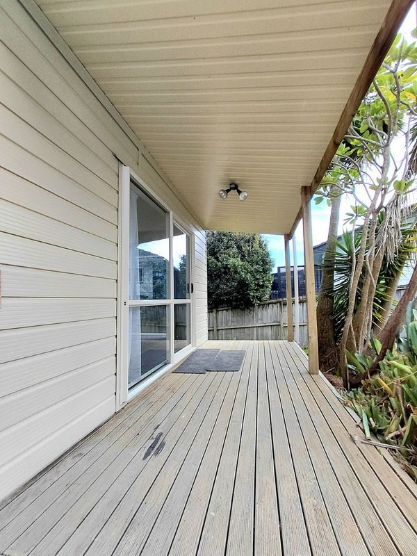 11 West Harbour Drive, West Harbour, Auckland - Carousel 4