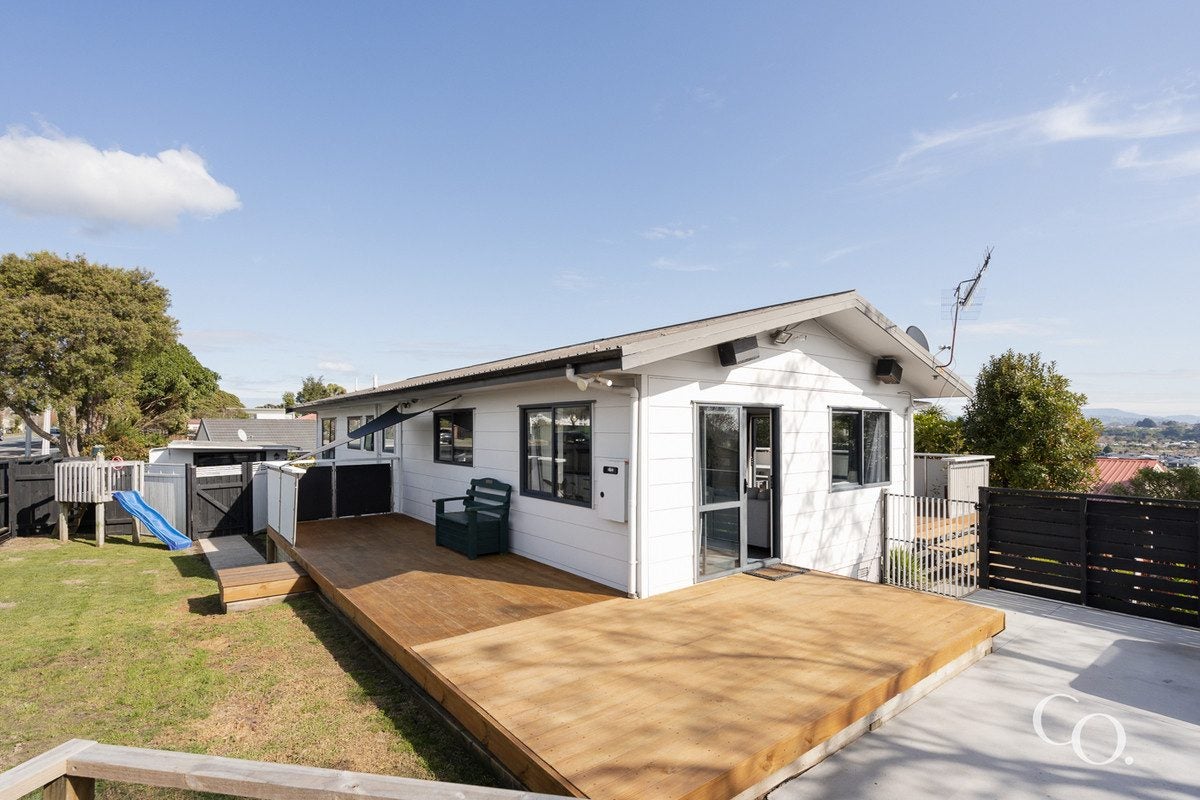 1 Harrisfield Drive, Hairini, Tauranga - Carousel 1