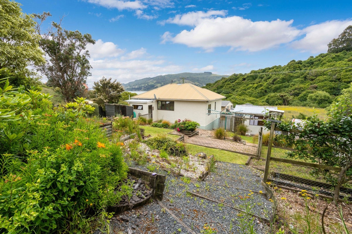 15 McTaggart Street, Company Bay, Dunedin - Carousel 2