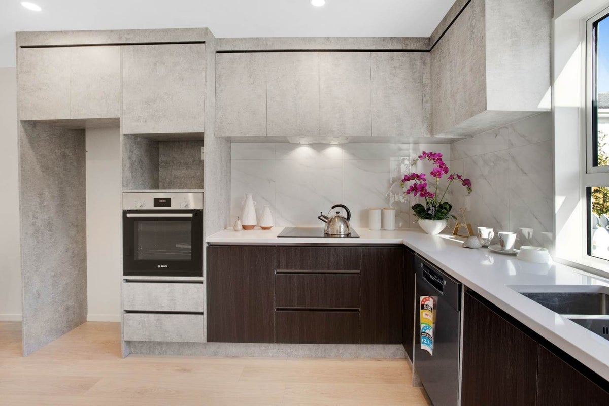 3/129 Lancaster Road, Beach Haven, Auckland - Carousel 1