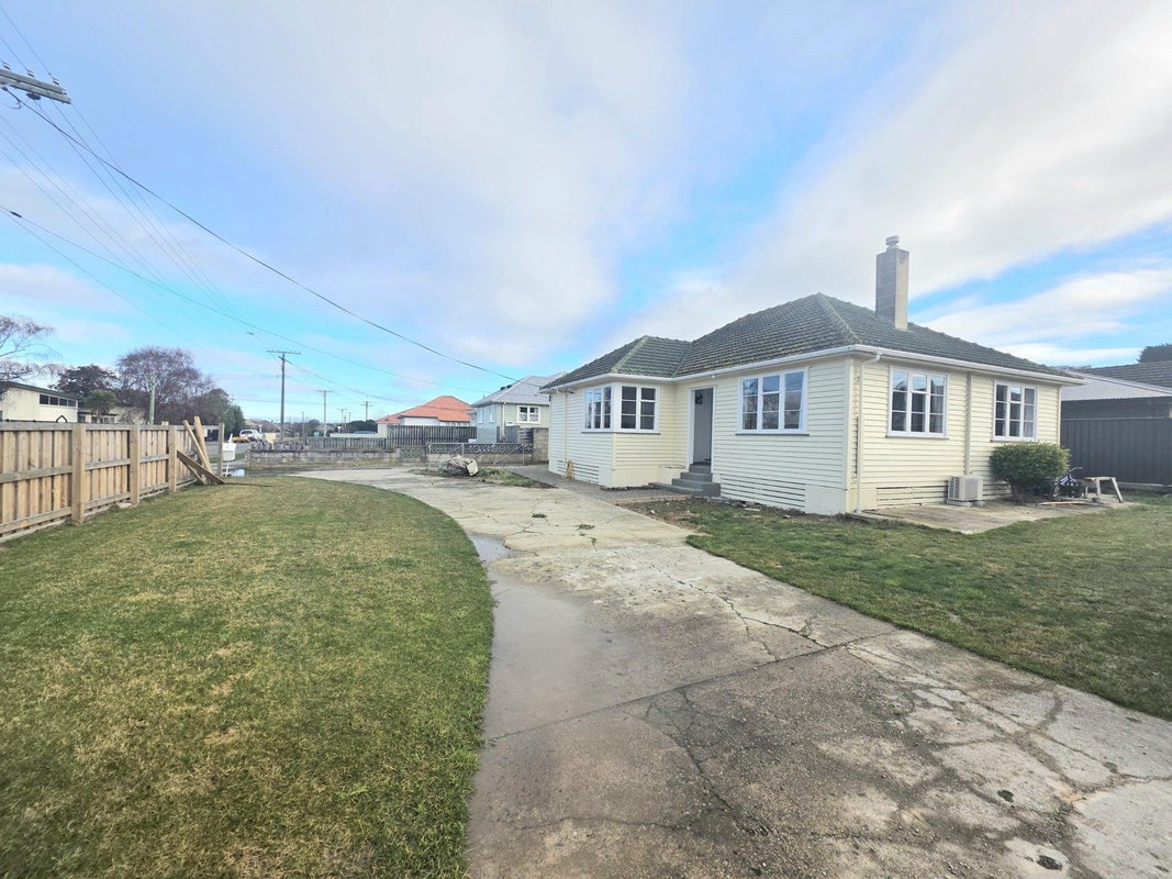 10 Pembroke Street, Oamaru North, Oamaru - Carousel 1