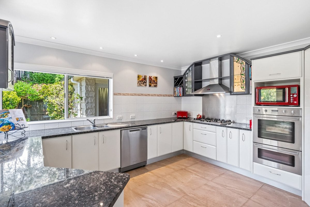 8 Tudor Court, Paraparaumu Beach, Paraparaumu - Carousel 1