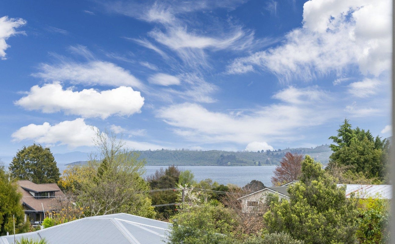 39 Chesham Avenue, Waipahihi, Taupo - Carousel 2