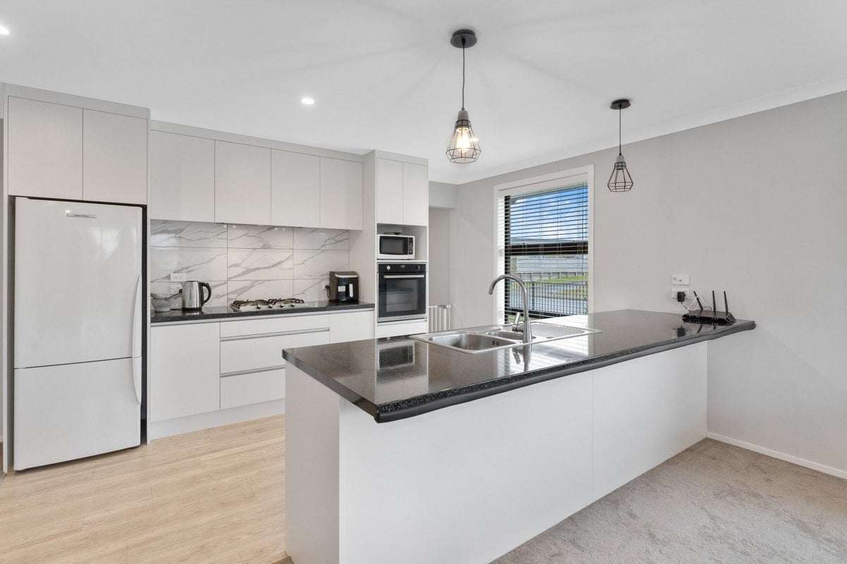 1 Seagrass Place, Otaki Beach, Otaki - Carousel 1