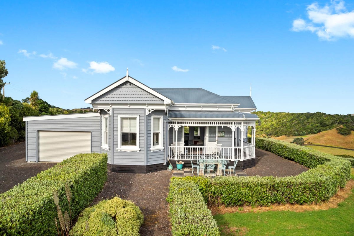 225 J Renall Road, Waiuku - Carousel 2
